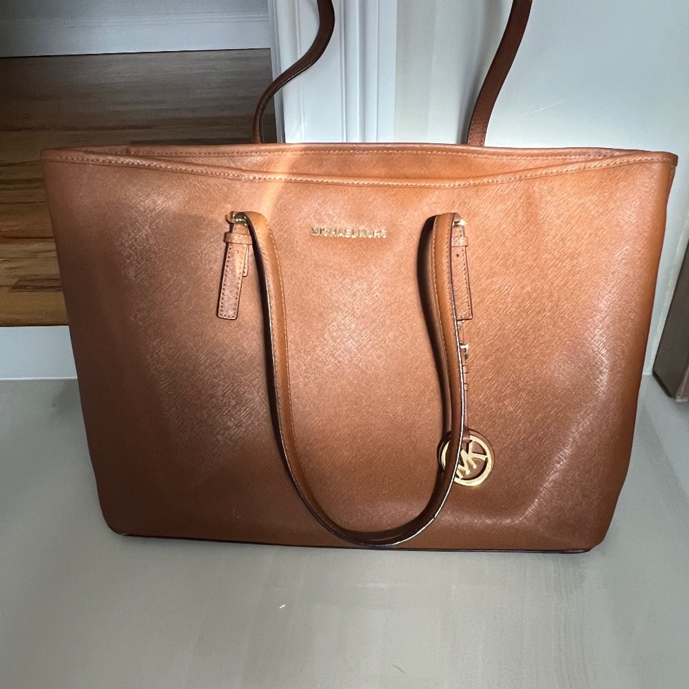 Michael-Kors-Large-Gilly-Travel-Tote